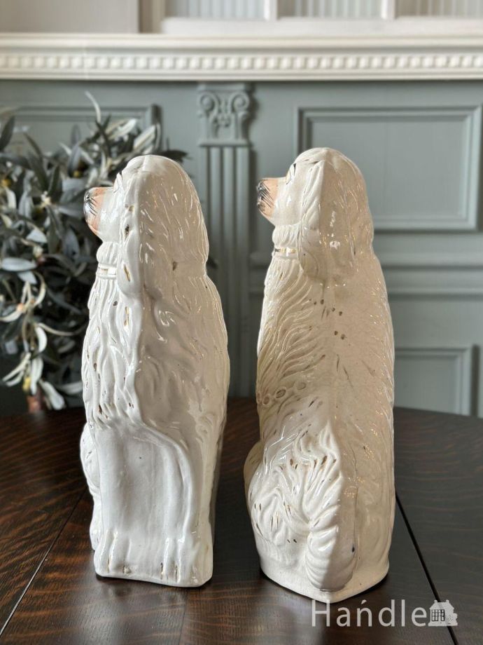 ビクトリアン期に流行したマントルピースに乗せた置物、大きな目の