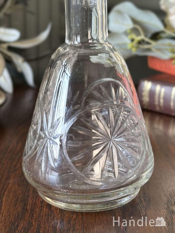 アンティーク風のおしゃれなガラス雑貨・ガラスボトル(チューリップ