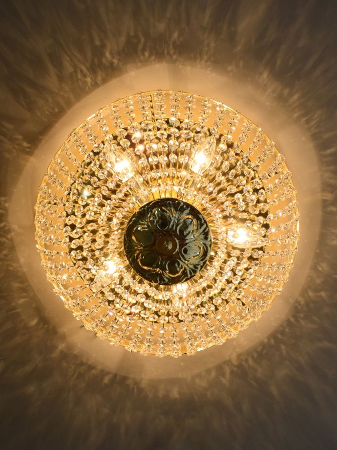 フレンチアンティーク風のクリスタルシャンデリア、おしゃれな