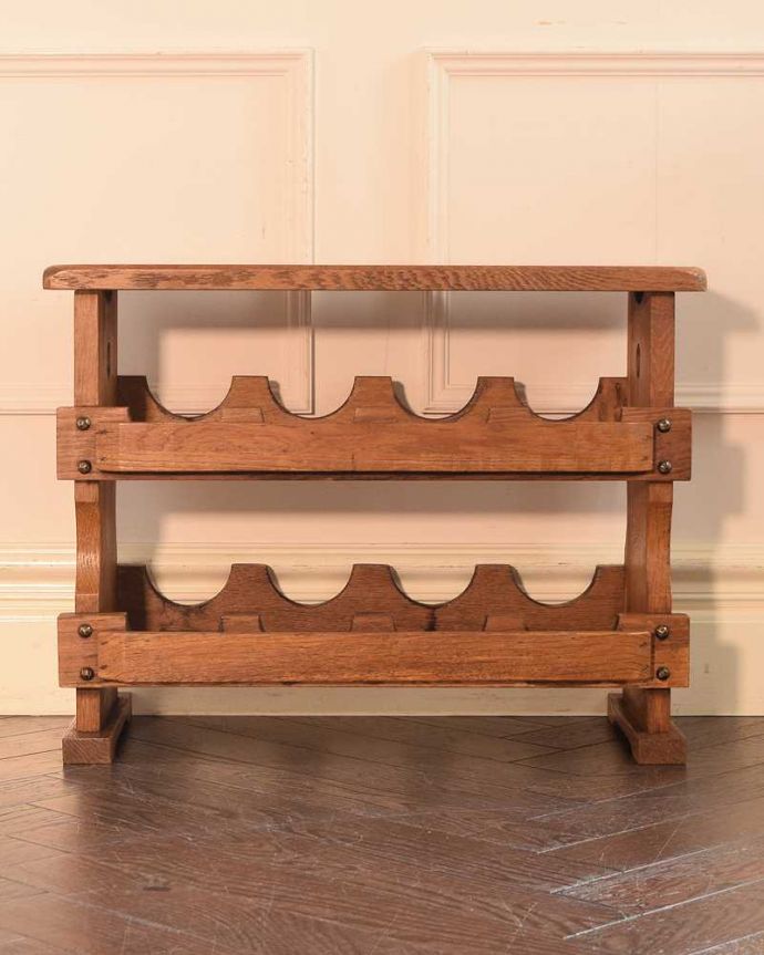 サイドテーブルにもなるフランスアンティーク木製ワインラック（8本用