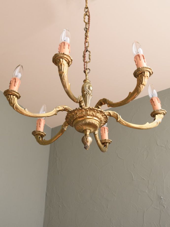 イギリスで見つけたアンティーク真鍮製6灯シャンデリア（E17