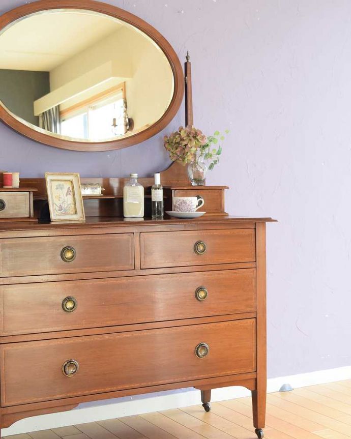 マホガニー材を使ったアンティークの家具、英国のドレッシングチェスト