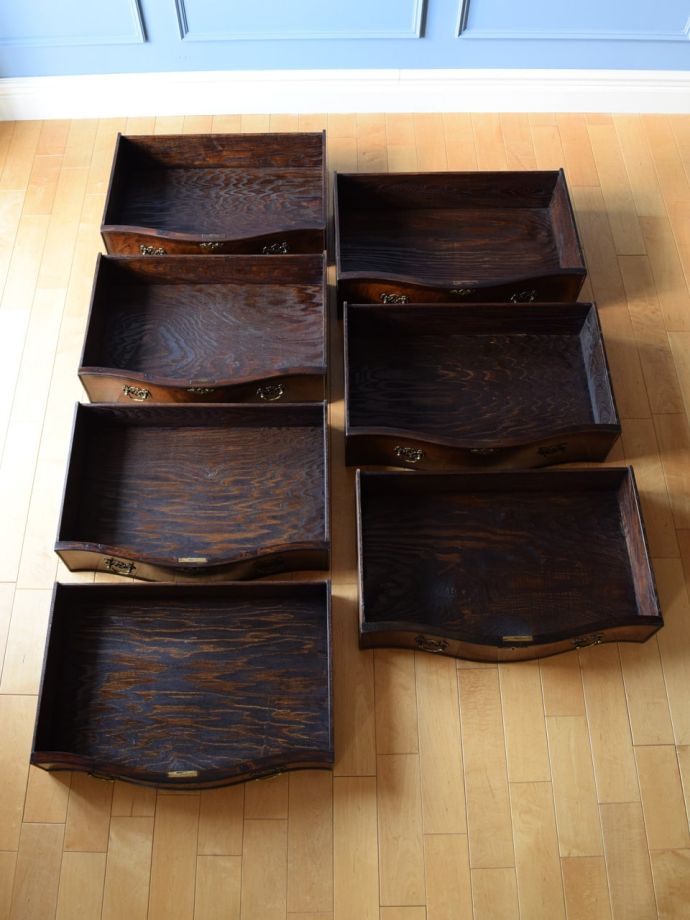 イギリスから届いた美しい7段チェスト、マホガニー材のアンティークの