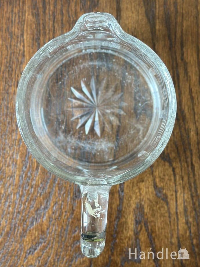 イギリスから届いたアンティークガラスのピッチャー、プレスドグラスの