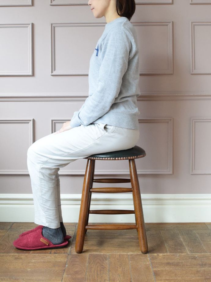 英国アンティーク調のおしゃれな椅子、オーク材のクッション付スツール