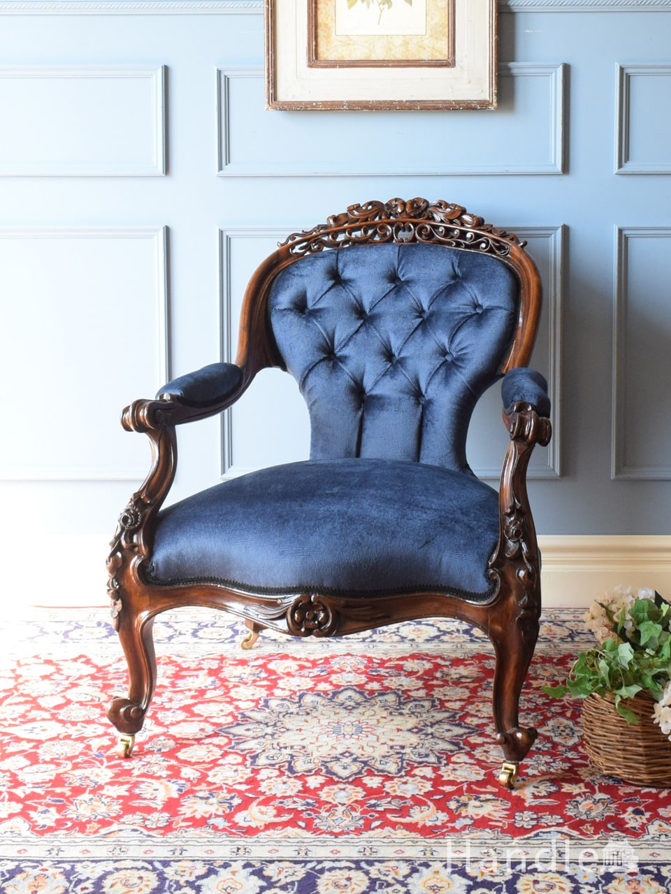 フランス生まれのサロンチェア、優しいピンクのアンティークプチポワン