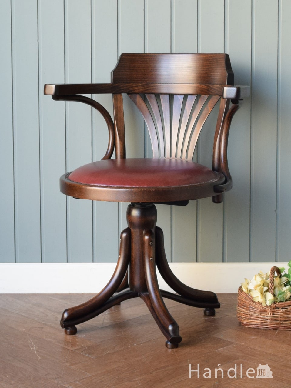 英国アンティーク風のおしゃれな椅子、くるくる回転するドクターズ