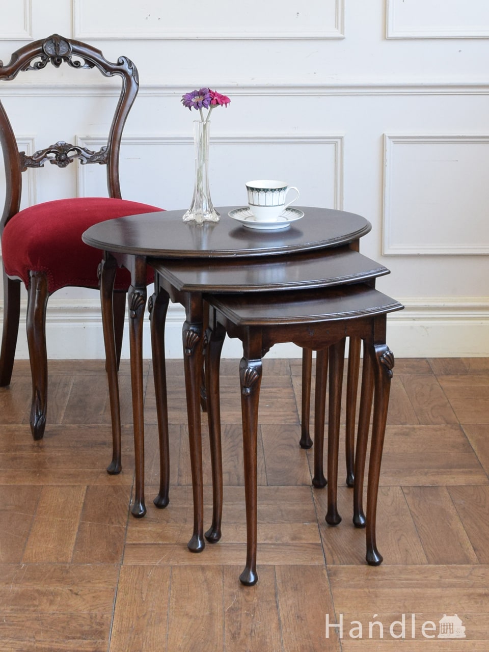 英国イギリスアンティーク家具 杢目のきれいなネストテーブル