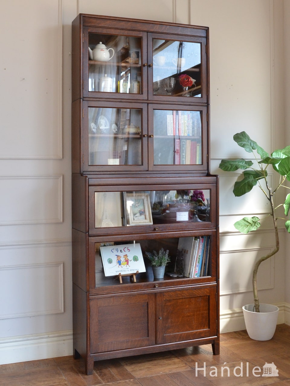 木製キャビネット ダークブラウン ガラス扉 本棚 アンティーク