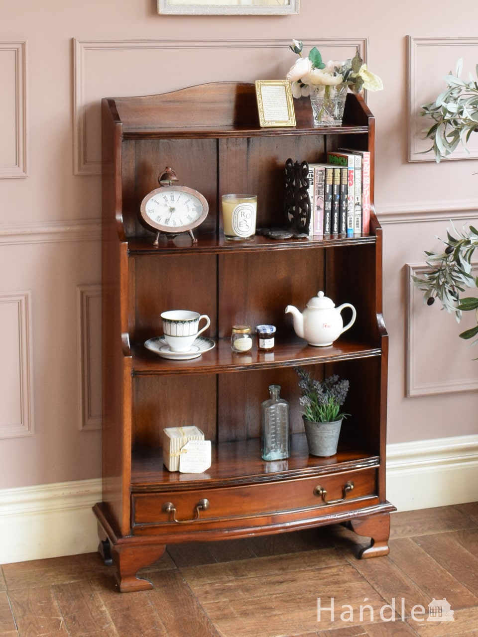 k351r120 英国らしい装飾のアンティーク家具 木製マガジンキャビネット