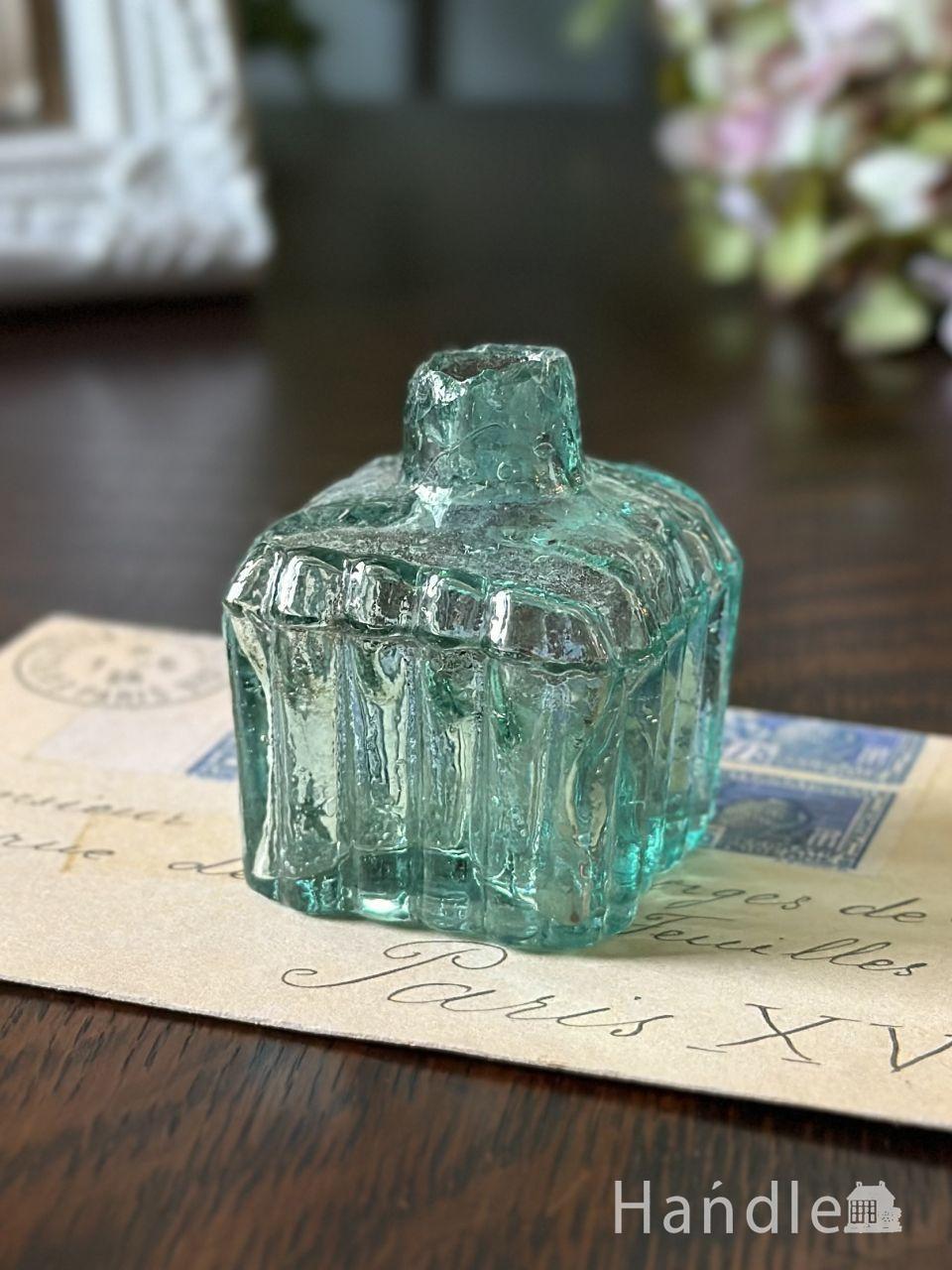 アンティークのガラスボトル、エンボス入りのガラス瓶(Glass chemist