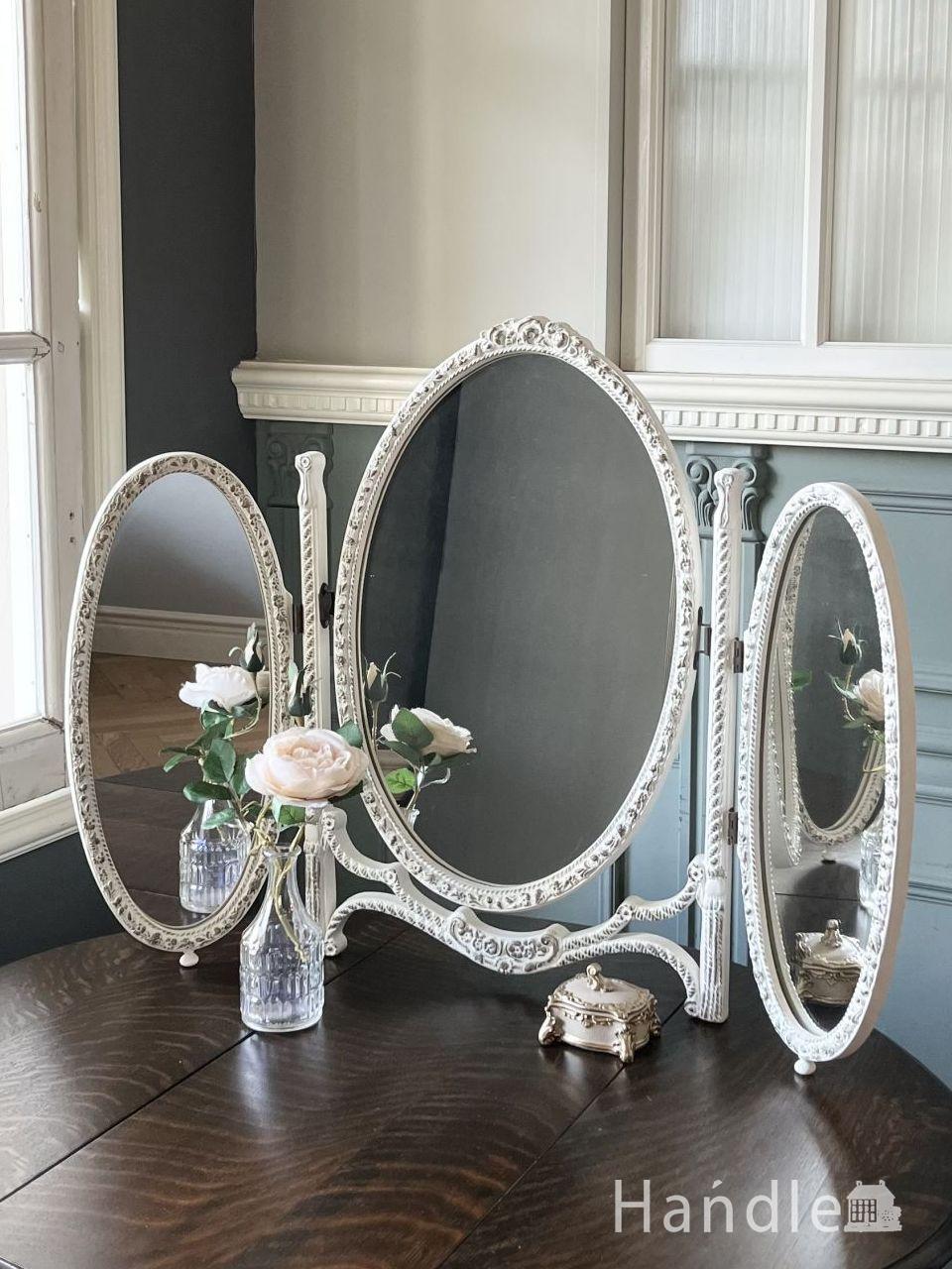 アンティークのおしゃれな木枠ミラー、優雅な彫が入ったゴージャスな