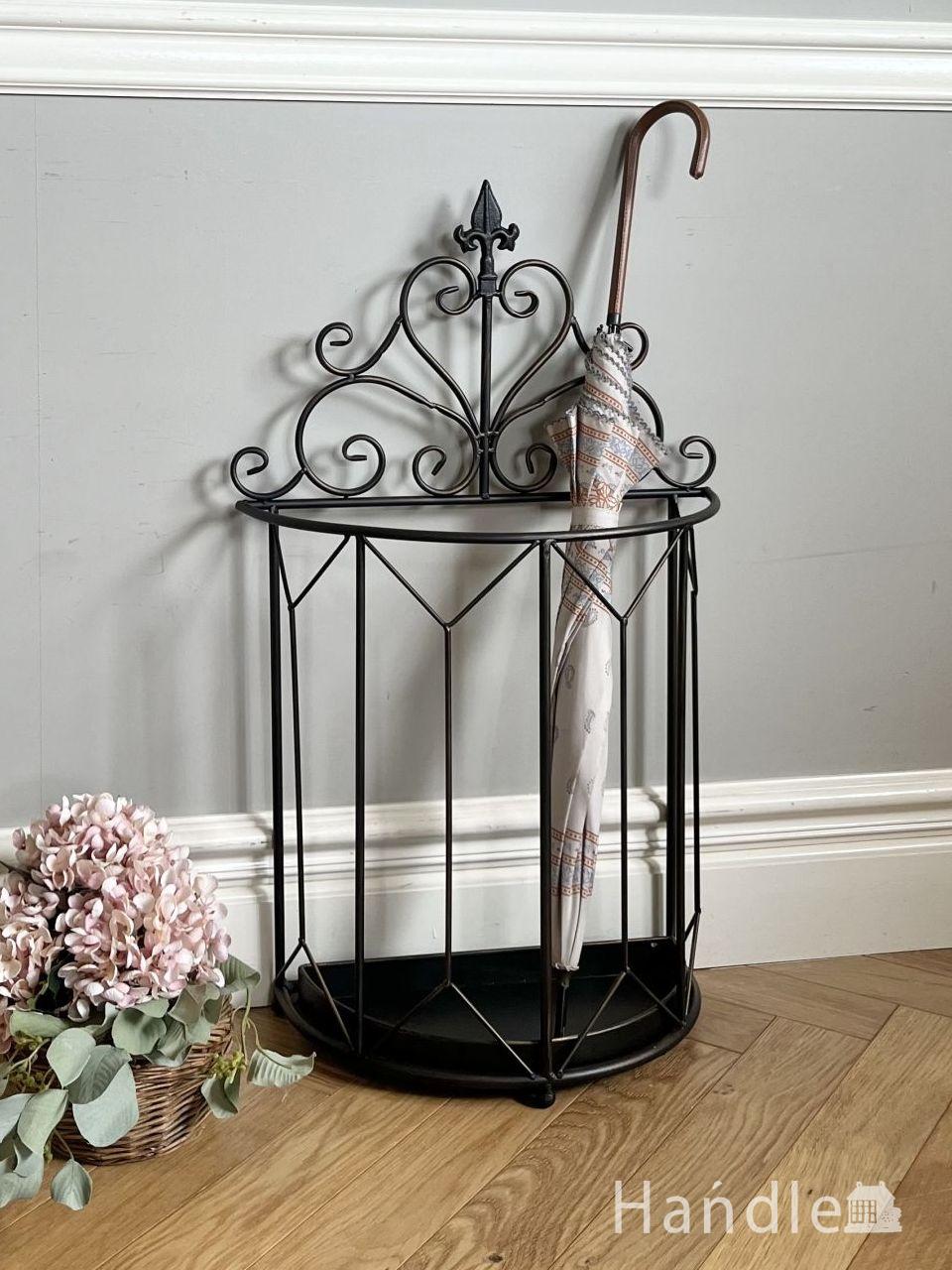 憧れのフランスのようなインテリアにアンティーク風のマントルピース(y