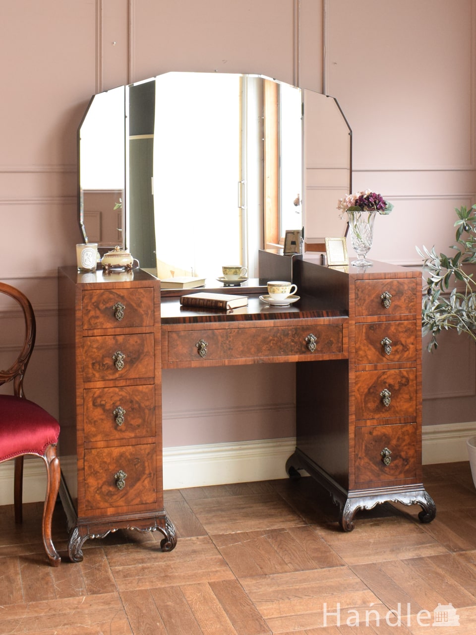 英国アンティークのおしゃれな三面鏡ドレッサー、ウォールナット材の
