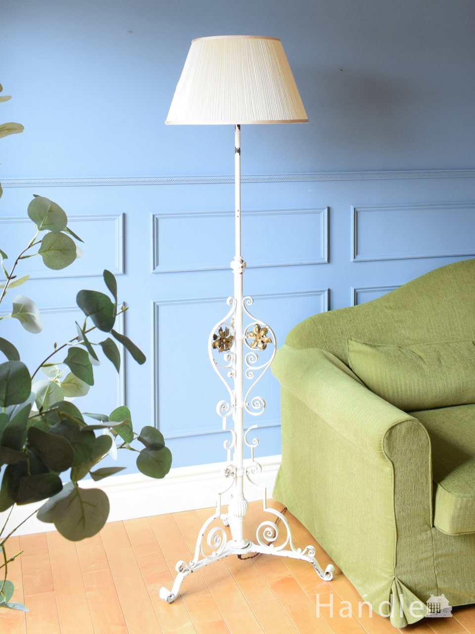 英国で見つけたスタンドライト、アンティークのフロアランプ（B22