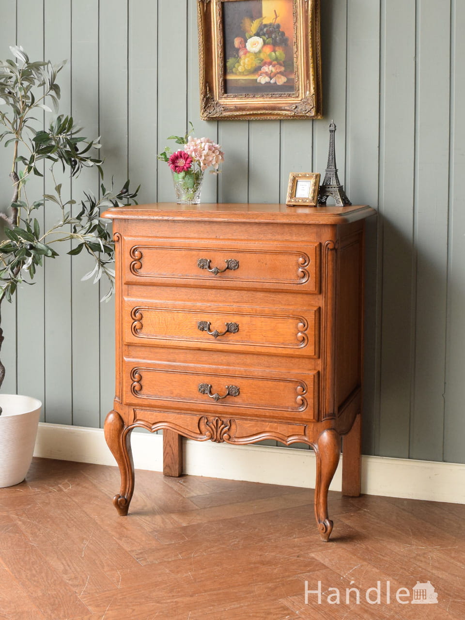 英国から届いたマホガニー材のアンティーク家具、贅沢なミュージック