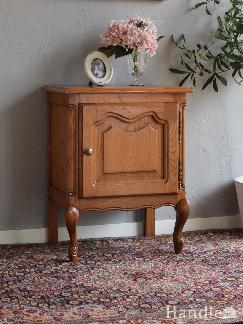 イギリスからの素敵なアンティーク家具、小さなカップボード（食器棚