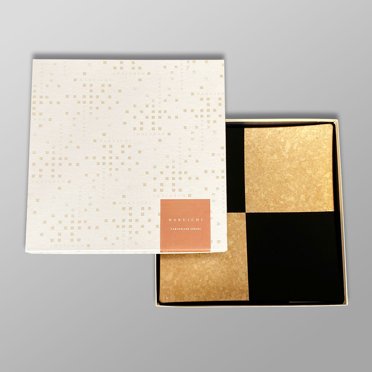 金色装飾の四角形サービングプレート 金色装飾の四角形サービング