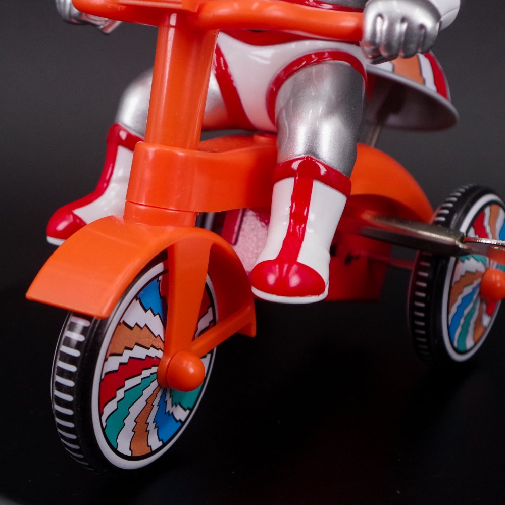 8月16日(土)11時より販売開始】【Kaiju One】シルバー仮面ジャイアント