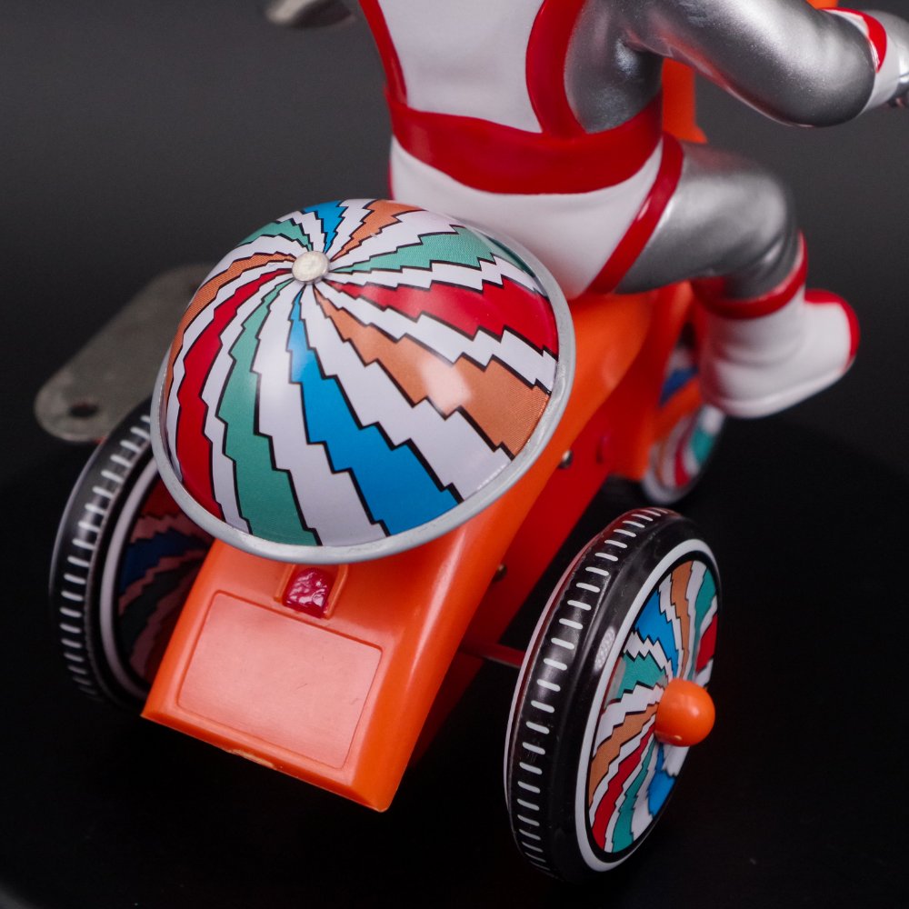 Kaiju Oneシルバー仮面 ジャイアント 三輪車 ソフビ フィギュア 未開封