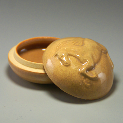 香合・赤 干支（午） | 萩焼ショップ【泉-IZUMI】