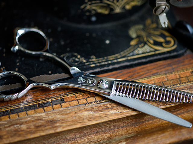 スパスパ快適に切れる理美容師プロ用セニングシザーすきバサミ☆犬