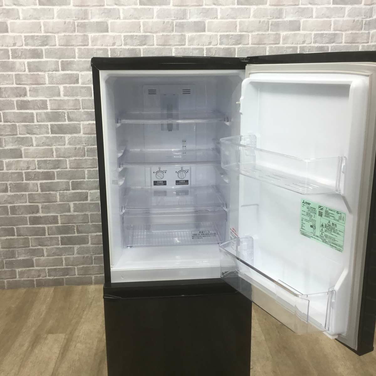 三菱電機 冷蔵庫 2ドア 146L 右開き ブラック MR-P15Z-B 2016年製