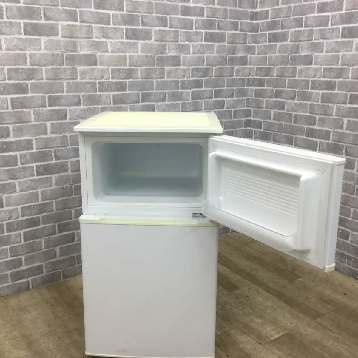 ヤマダ電機 冷蔵庫 2ドア 90L 右開き ホワイト YRZ-C09B1 2018年製