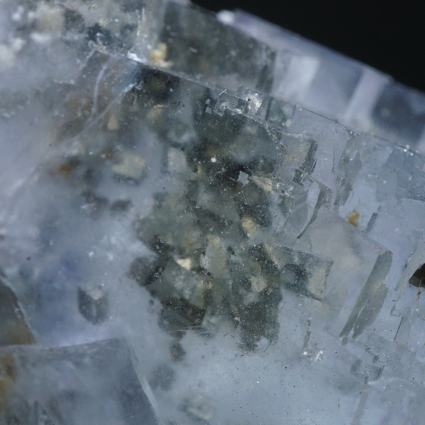 中国 ヤオガンシャン産 フローライト・パイライト – 天然石ハッピーギフト