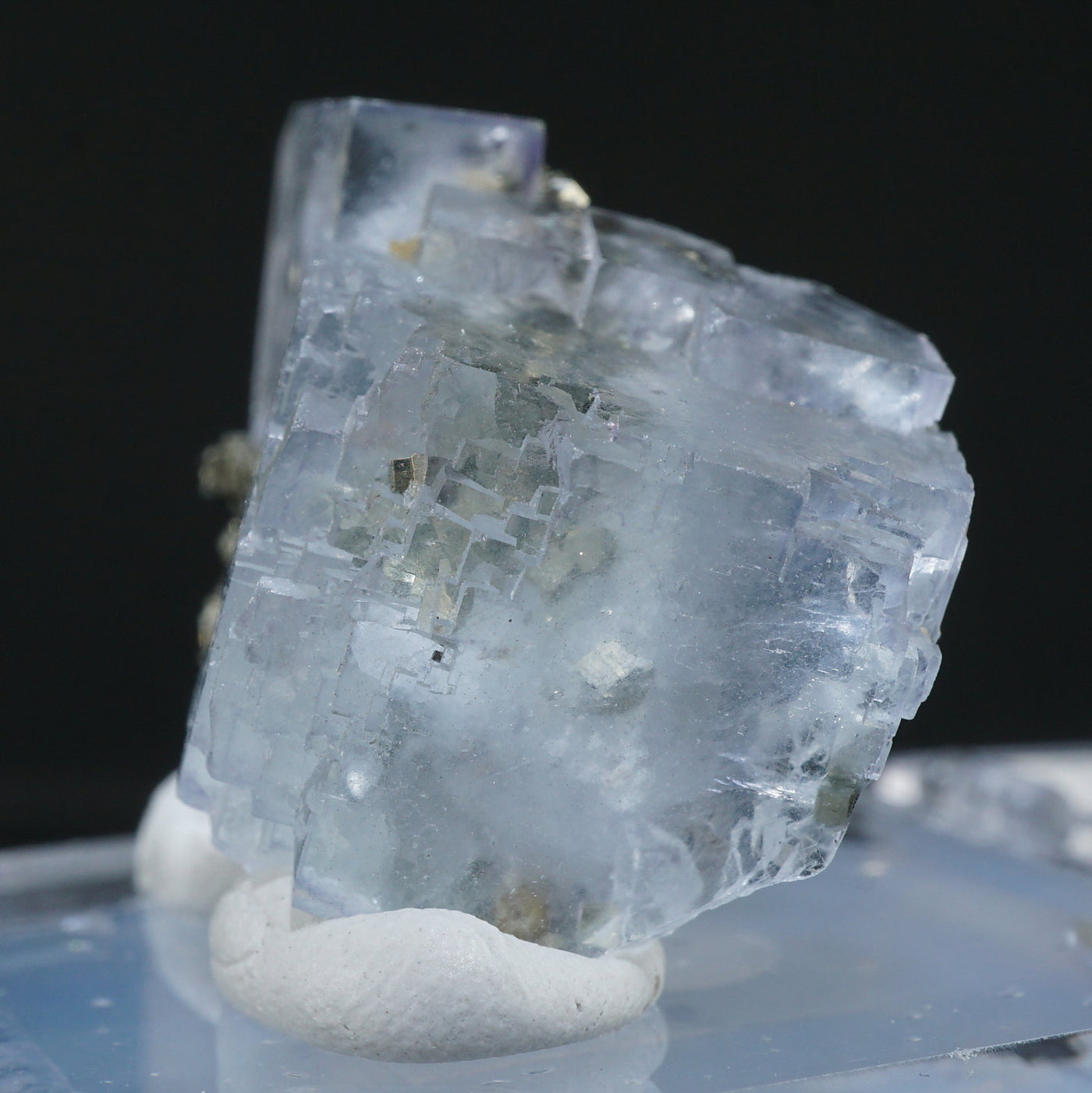 中国 ヤオガンシャン産 フローライト・パイライト – 天然石ハッピーギフト