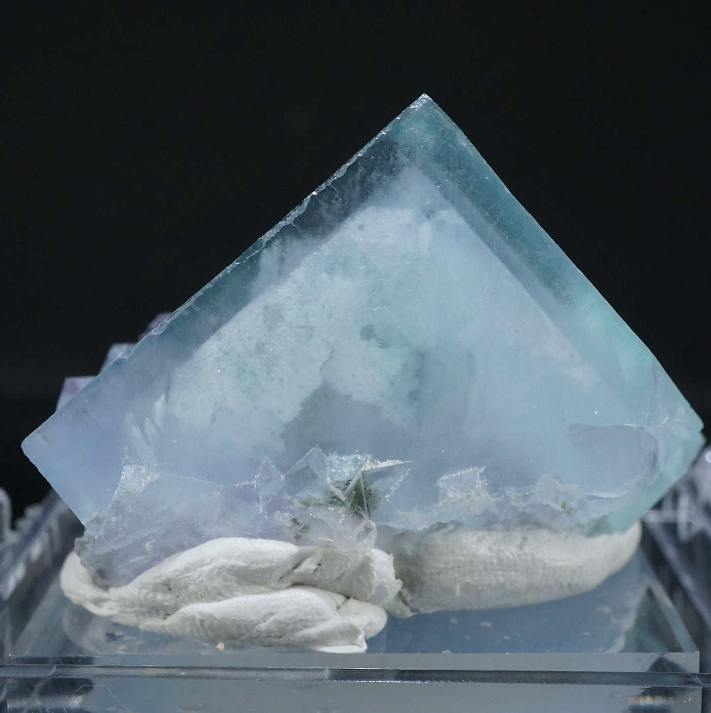 中国 ヤオガンシャン産 フローライト – 天然石ハッピーギフト