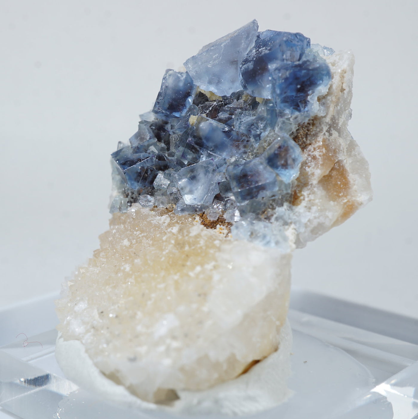 フランス La Barre(ラバール)産 フローライト – 天然石ハッピーギフト