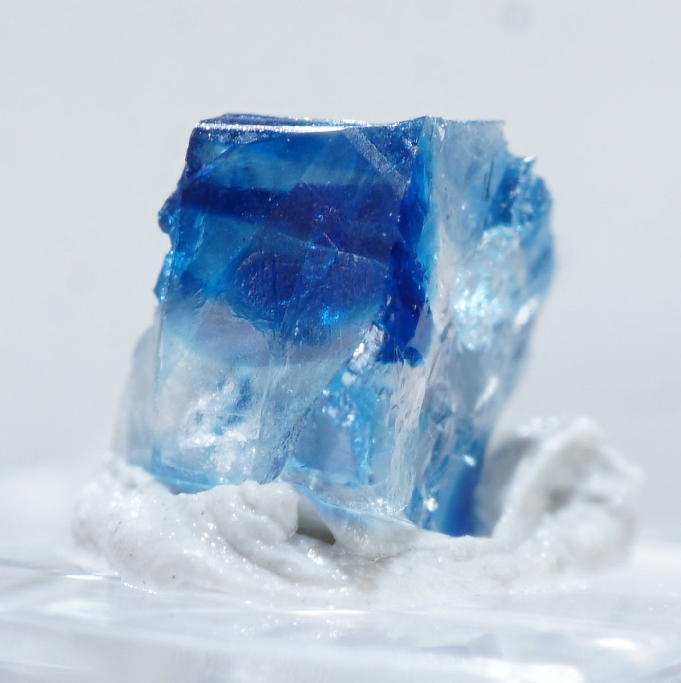 ジンバブエ産のユークレース |ハッピーギフト – 天然石ハッピーギフト