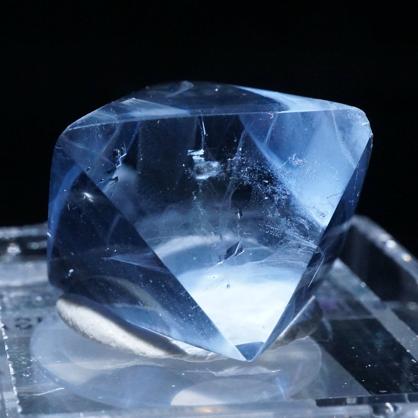 イリノイ州 Cave in Rock産 蛍光八面体フローライト (Polish) – 天然石