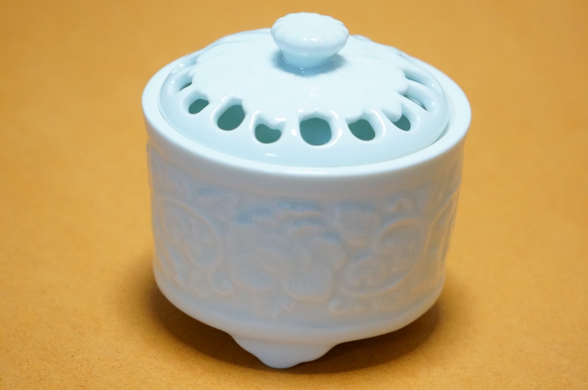 徳化窯 線紋様白磁香炉 徳化窯 線紋様白磁香炉 中国 福建省 徳化窯の