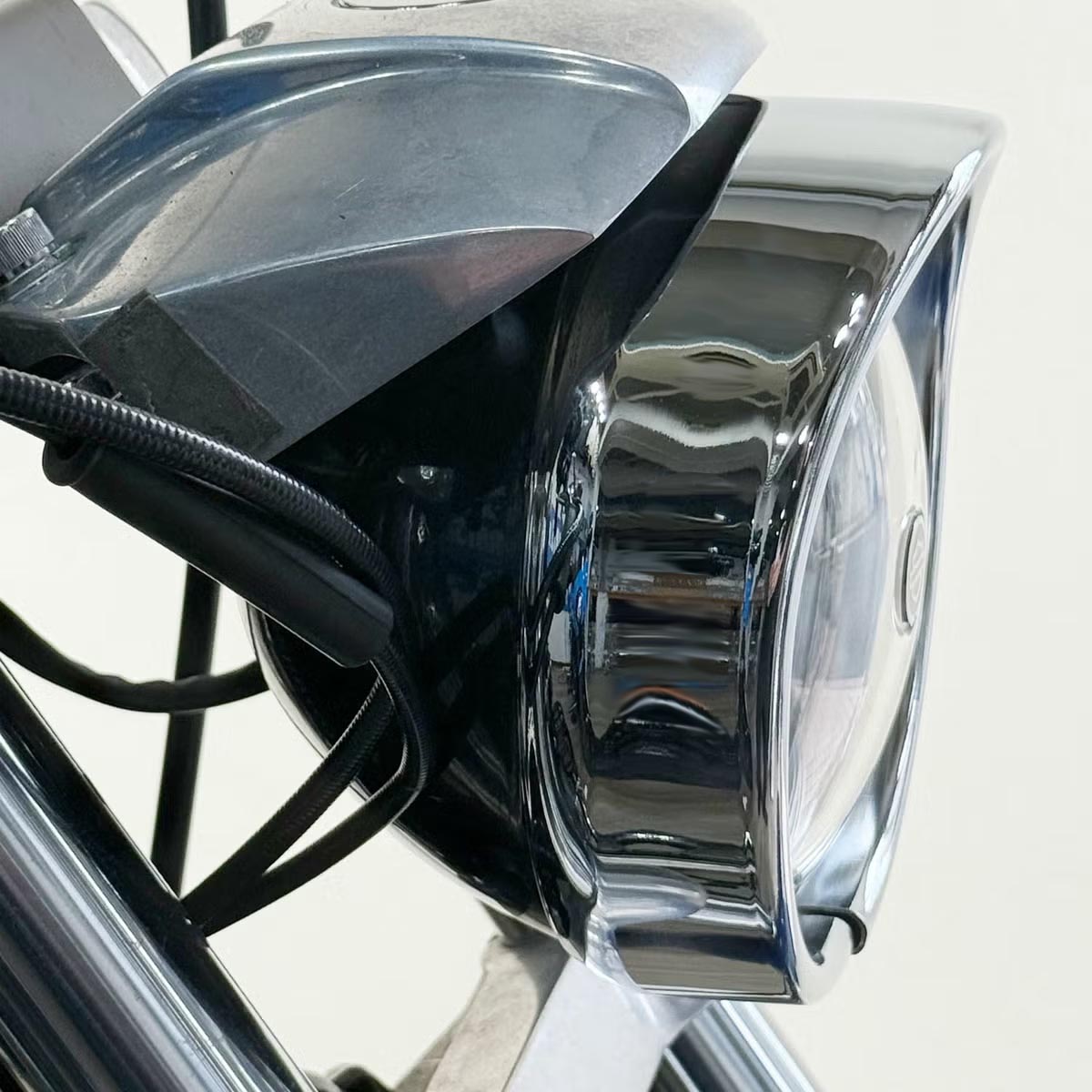 田舎男子様】ハーレー純正 5-3/4インヘッドライトトリムリンググロス
