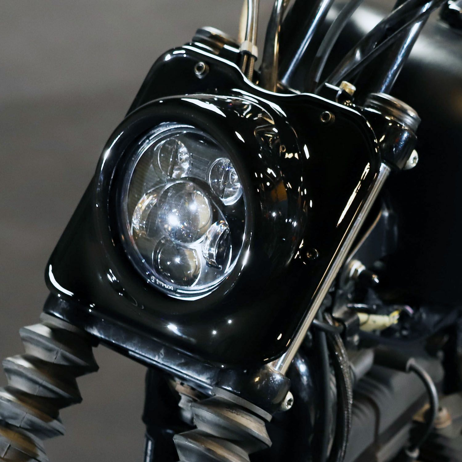 モーターステージ社製 LEDヘッドライト スポーツスター ハーレー