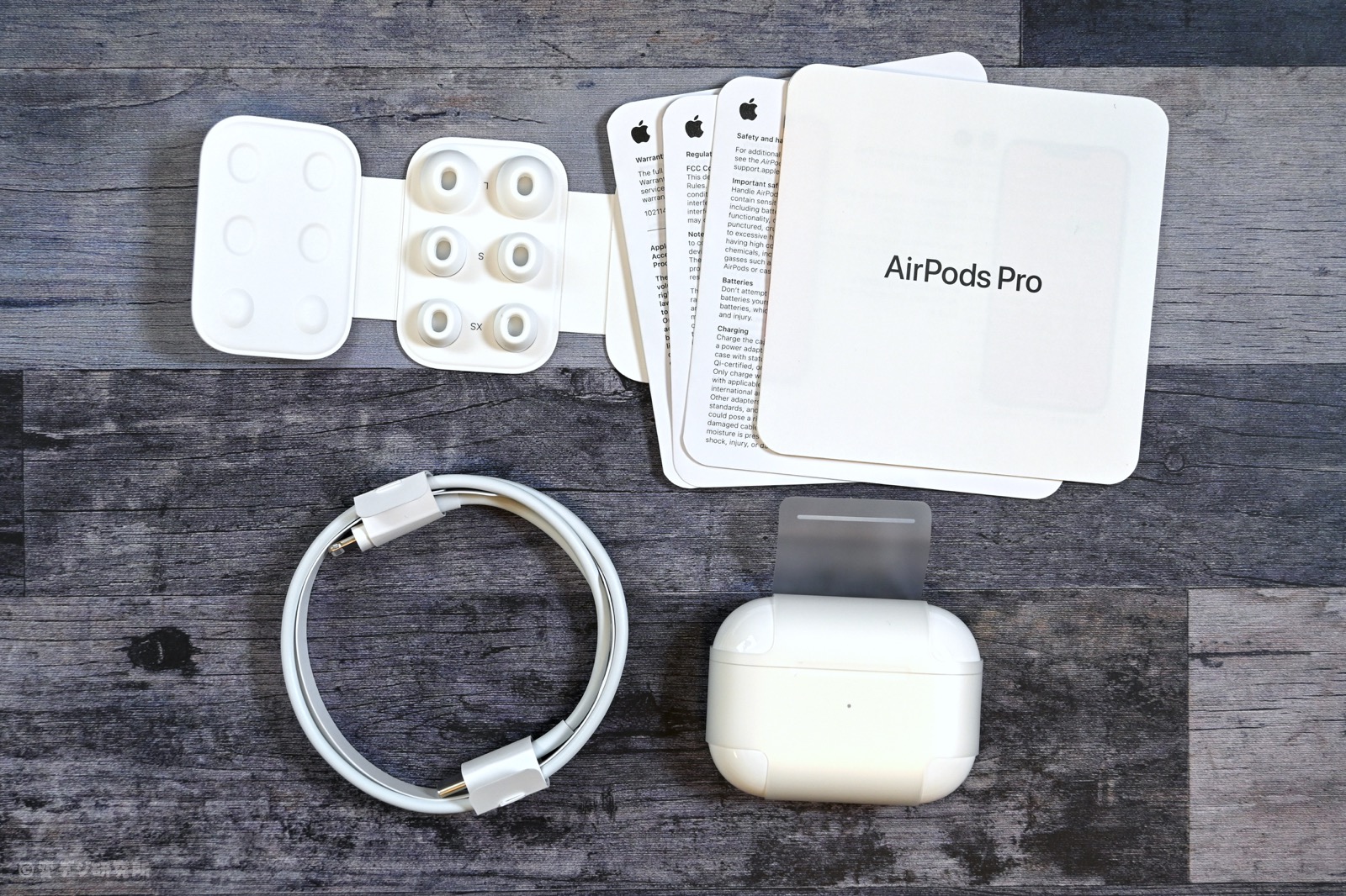 AirPods Pro 第2世代 充電ケース エアーポッズ Apple純正品 AirPodsPro