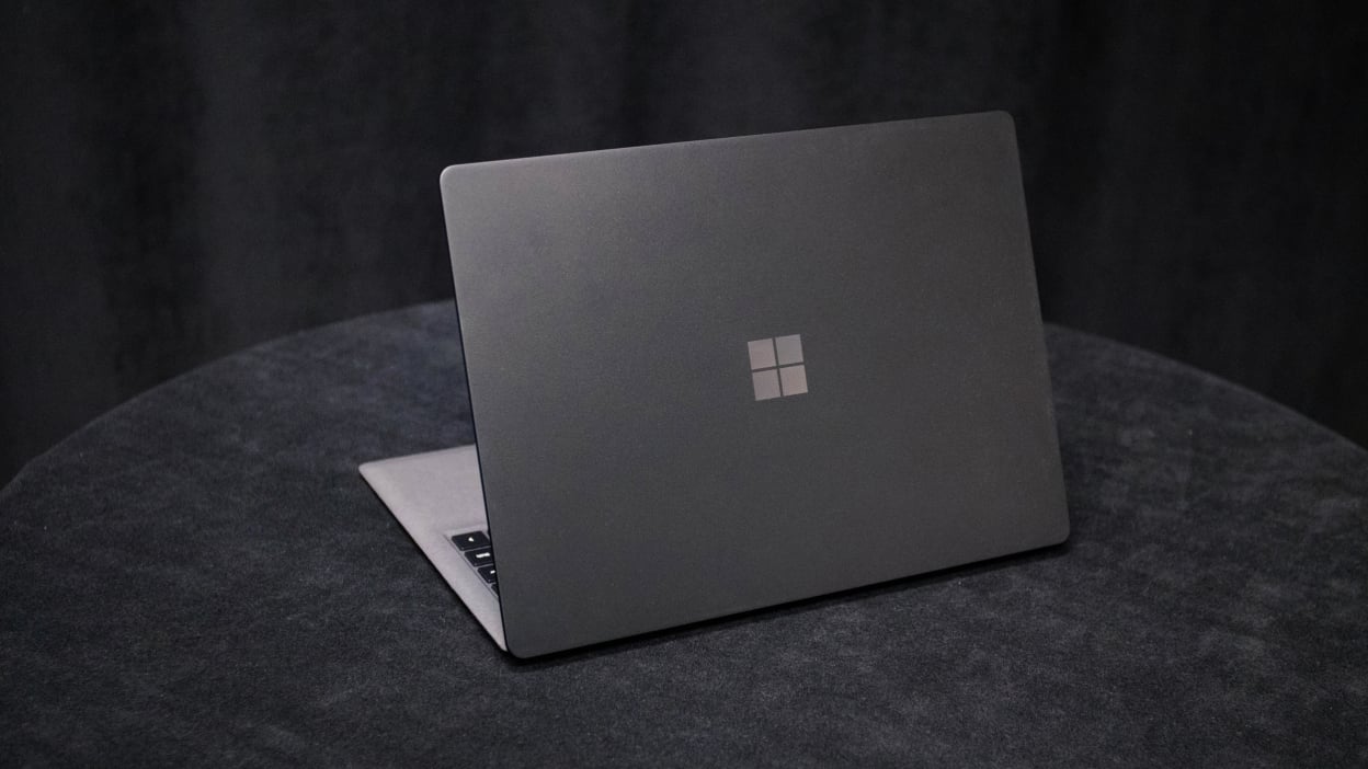 Microsoft Surface Laptop 2 i5-8250U 1.6GHz 8GB SSD:256GB 13.5型