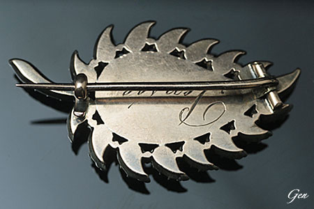 木の葉のブローチ | ジョージアンのアンティークジュエリー