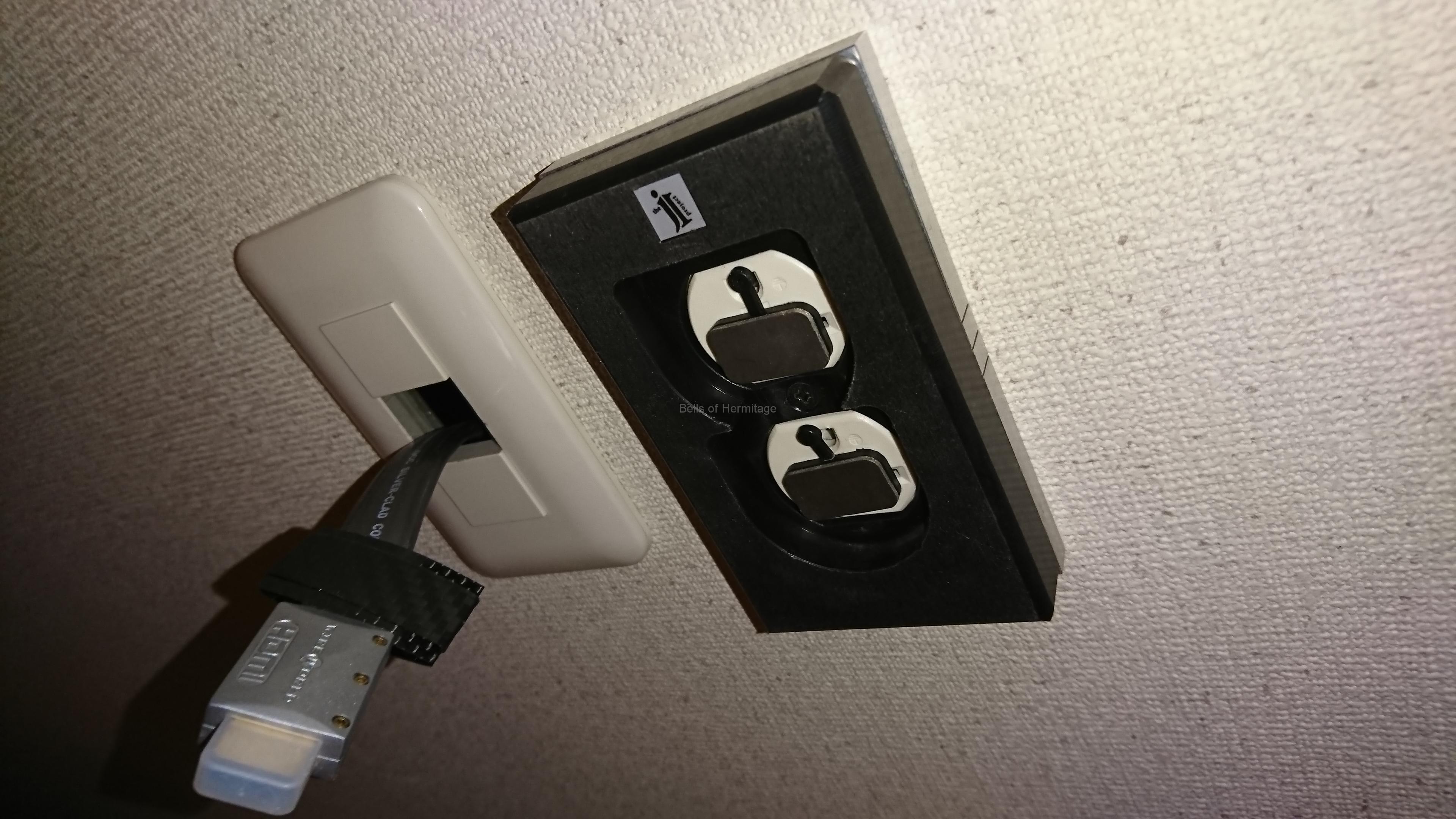 Chikumaコンセントプレート75CP-712を移設 | Bells of Hermitage