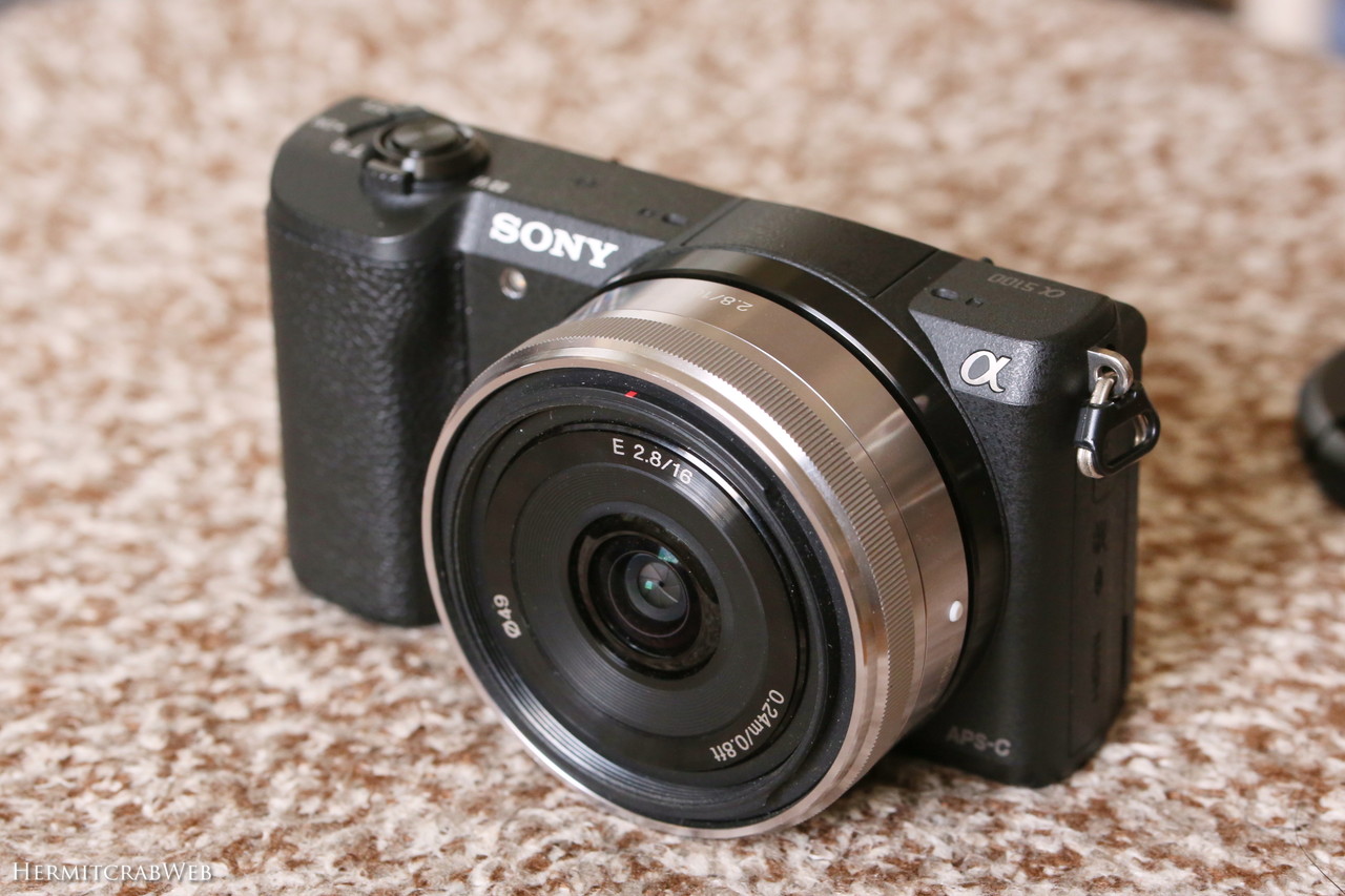 ♥SONY パンケーキレンズSEL16F28とワイドコンバーターVCL-ECU2 レンズ