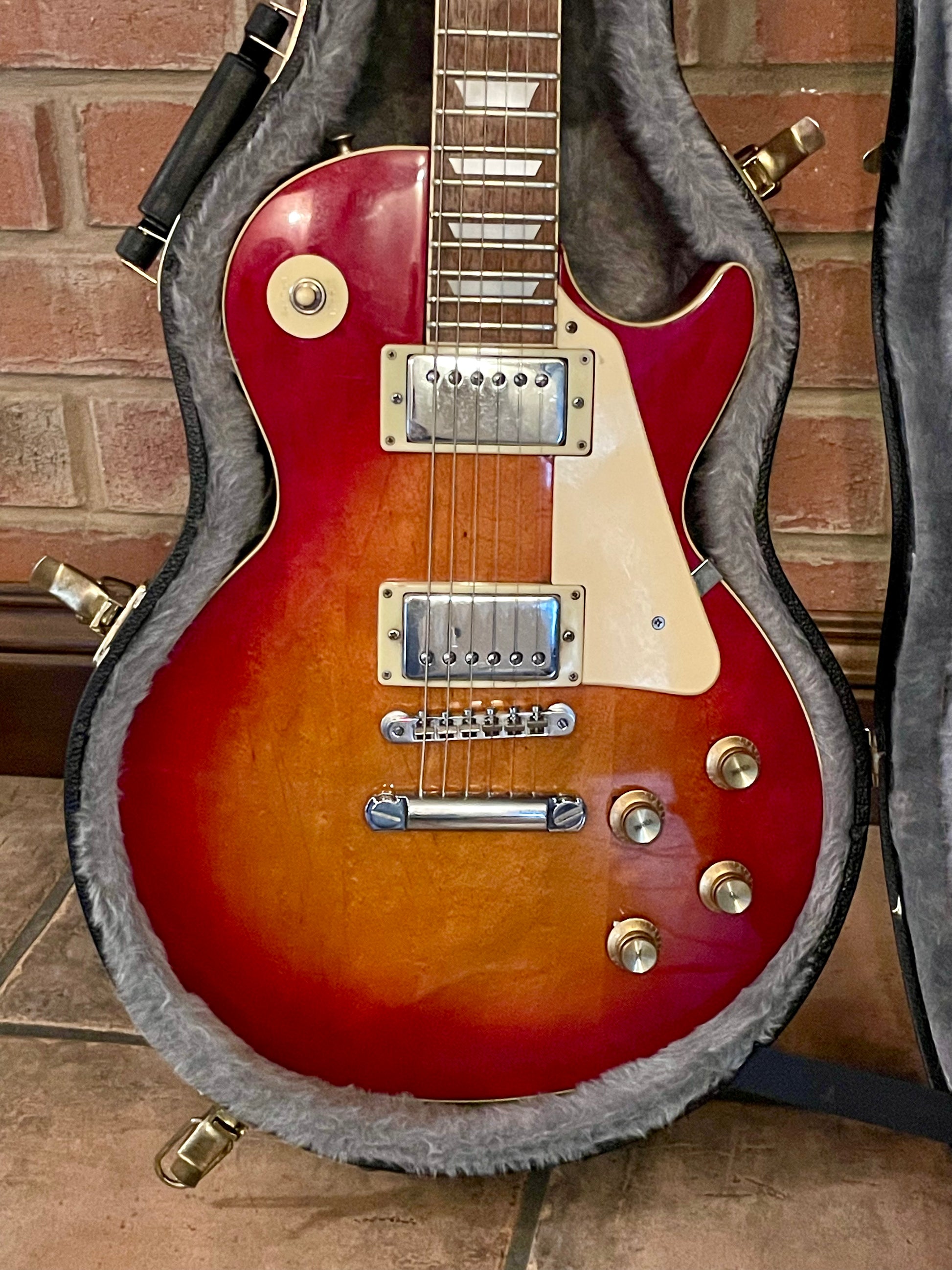 1976-1979 Yamaha Studio Lord SL380 with Case in Excellent