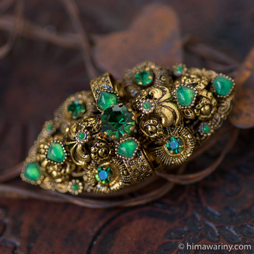 1928-ヴィクトリアン・エメラルド・ブローチ – アンティーク・ブローチ