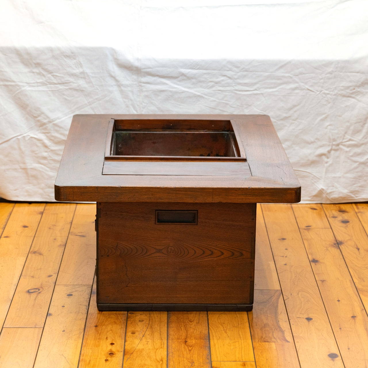 長火鉢・けやき材 五徳・火箸・灰ならし・猫板付き