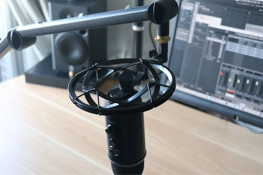 Blue Compassをレビュー。大きいマイクを上から吊るすのに最適なマイク