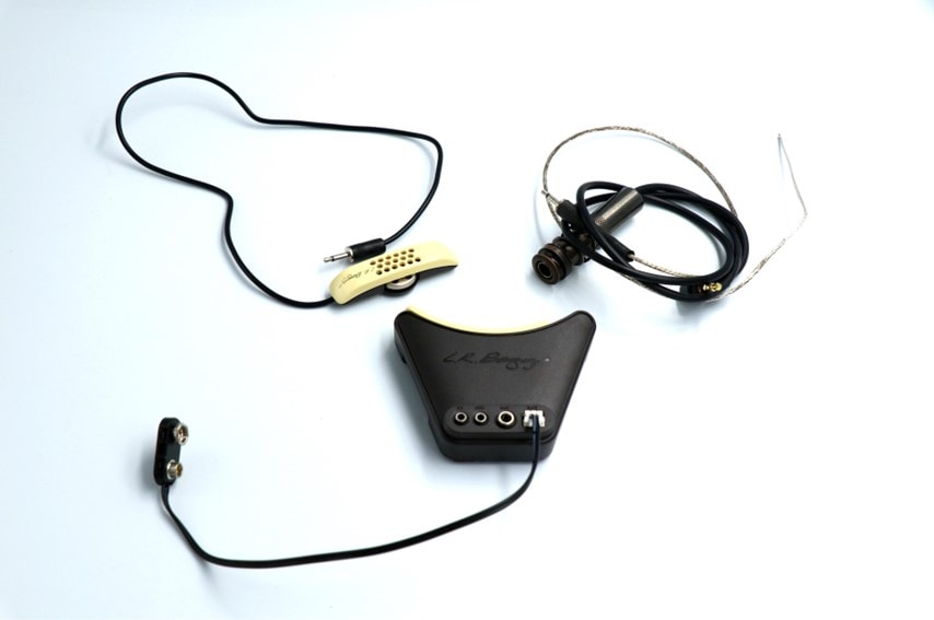 L.R.Baggs Anthemをレビュー。マイクとピエゾの音をブレンドできる高