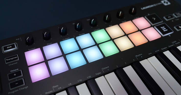 Launchkey Mini Mk3 MIDIキーボード【Ableton付属】 Ableton Liveに
