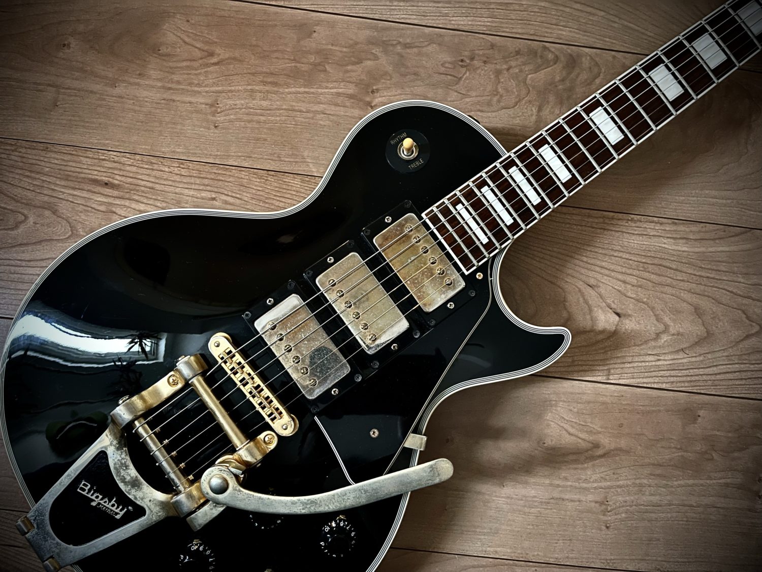 ジミーペイジに憧れた男はバーニーの3PUカスタム抱えて今日も呑む