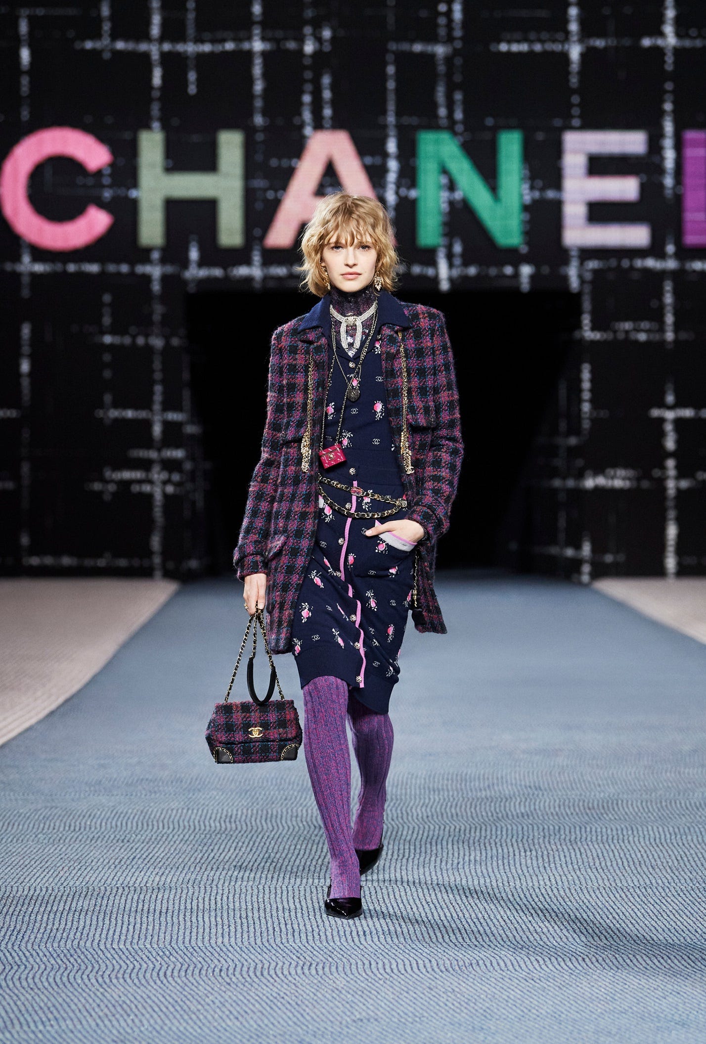 CHANELシャネル ミックスツイード ブローチ ピンク ワインレッド